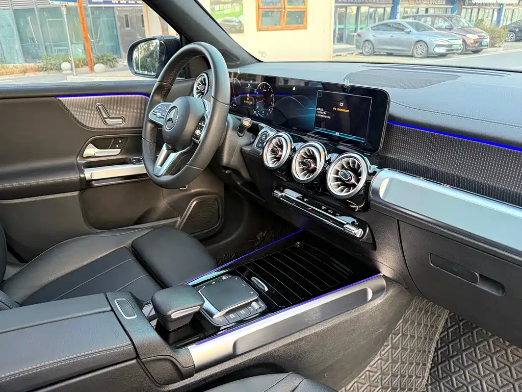 MERCEDES BENZ GLB 2022