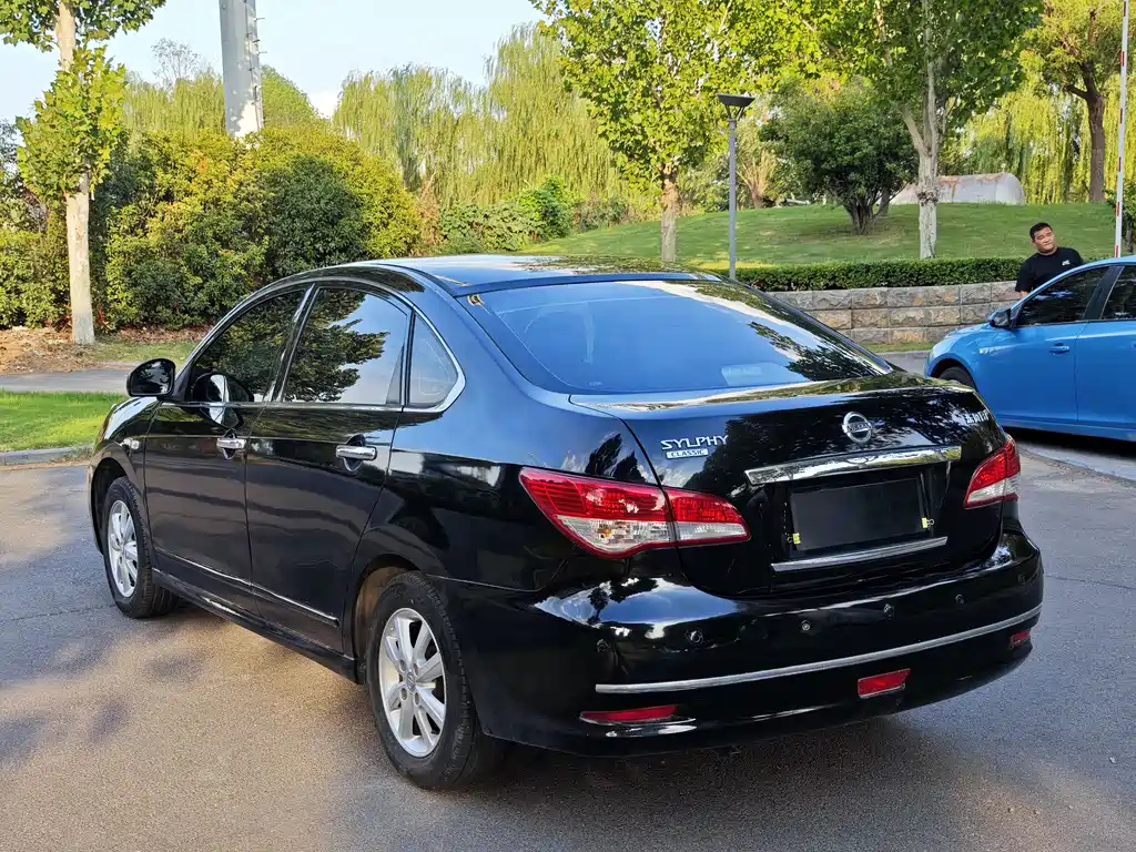 NISSAN SYLPHY 2019