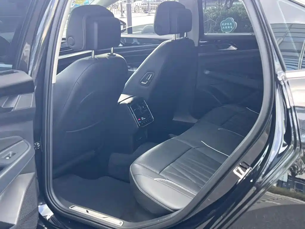 VOLKSWAGEN PASSAT 2022