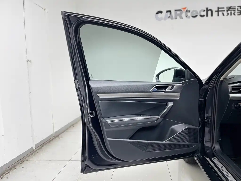 VOLKSWAGEN LAVIDA 2022