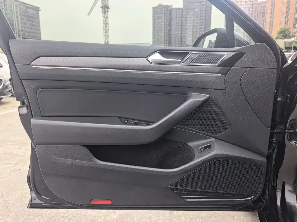 VOLKSWAGEN MAGOTAN 2020