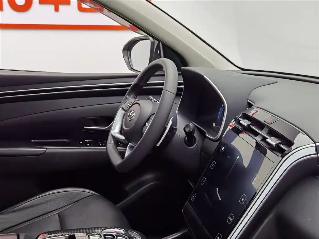 HYUNDAI TUCSON 2023