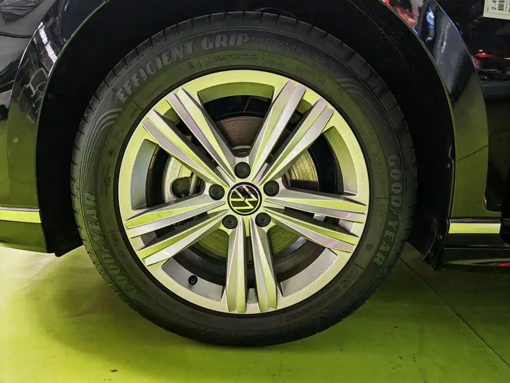 VOLKSWAGEN MAGOTAN 2025