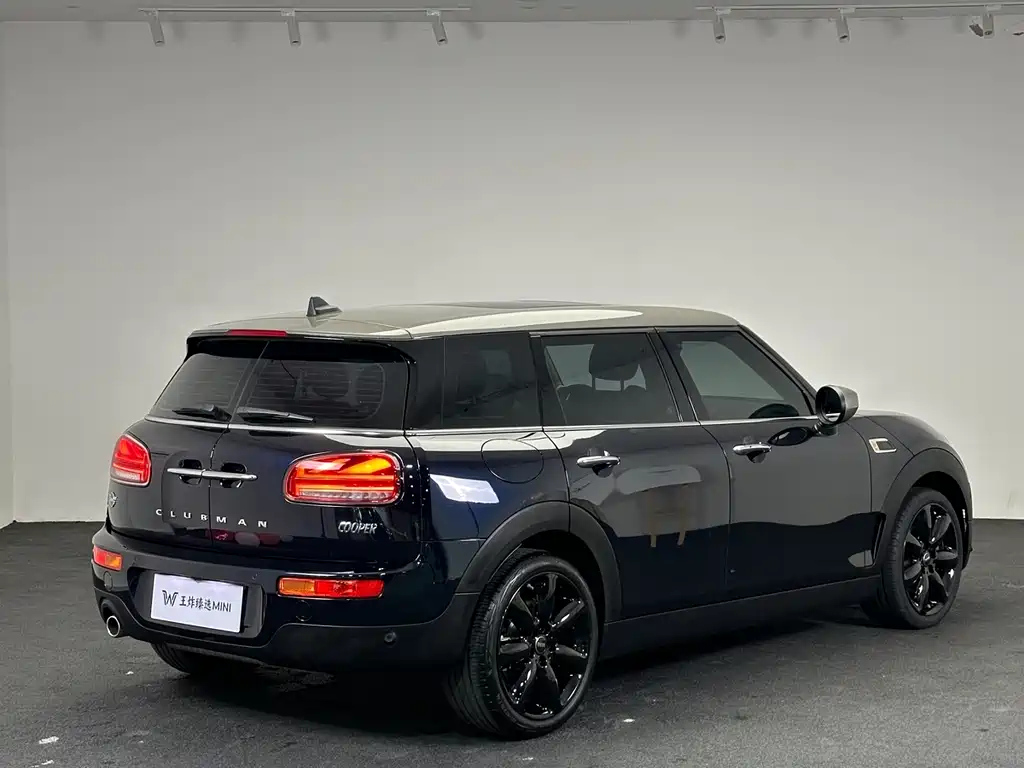 MINI CLUBMAN 2023