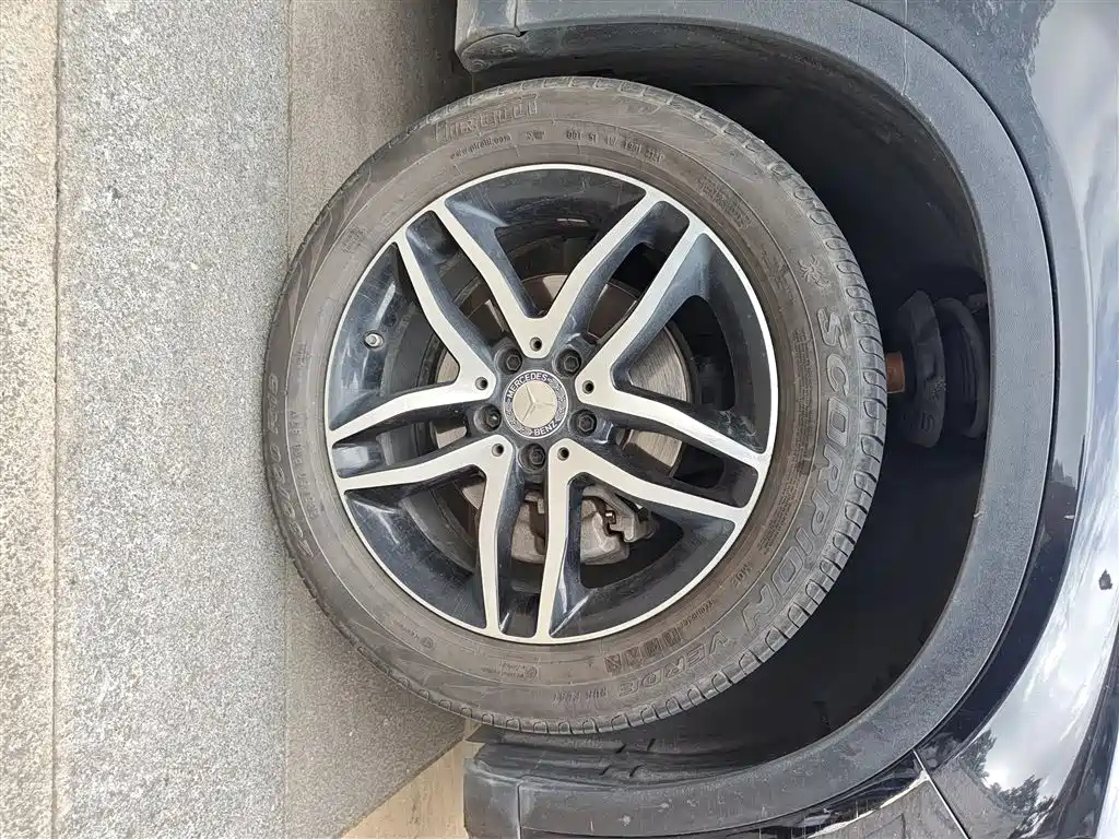 MERCEDES BENZ GLA 2015