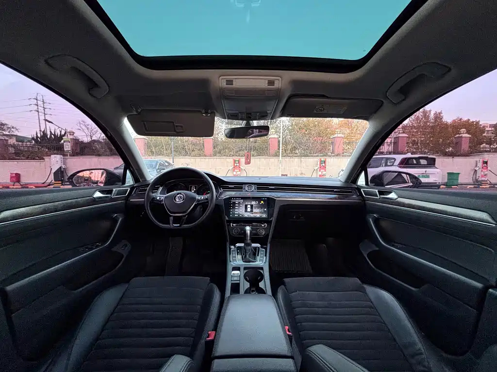 VOLKSWAGEN MAGOTAN 2018