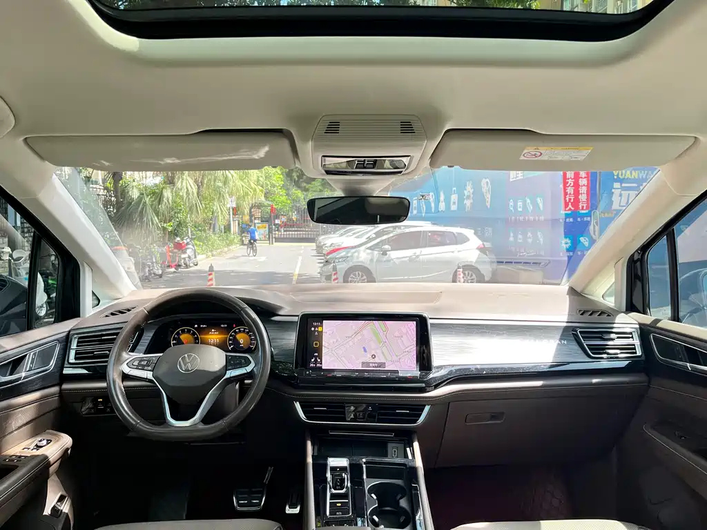 VOLKSWAGEN VILORAN 2022