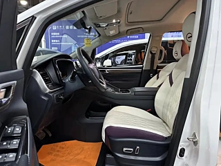 TRUMPCHI M8  2023 YEAR  390T PREMIUM ENJOY ED 2023