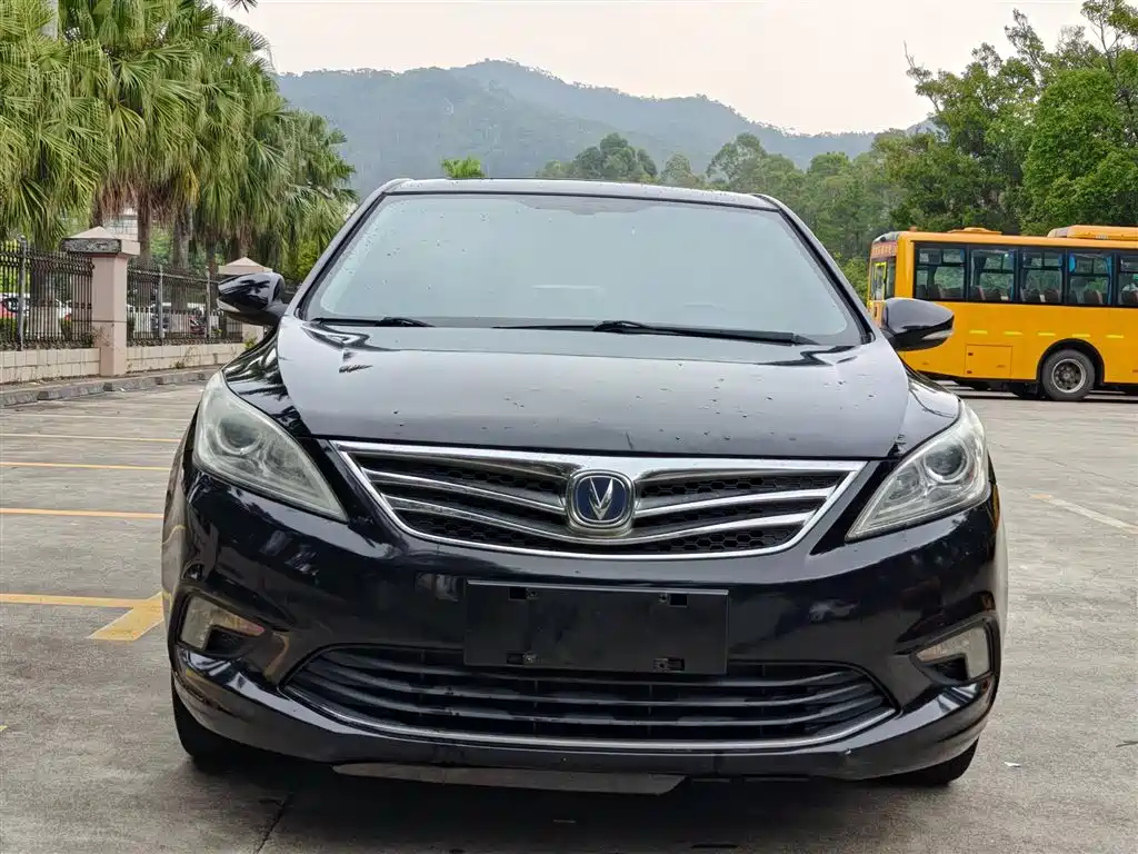 CHANGAN EADO 2015