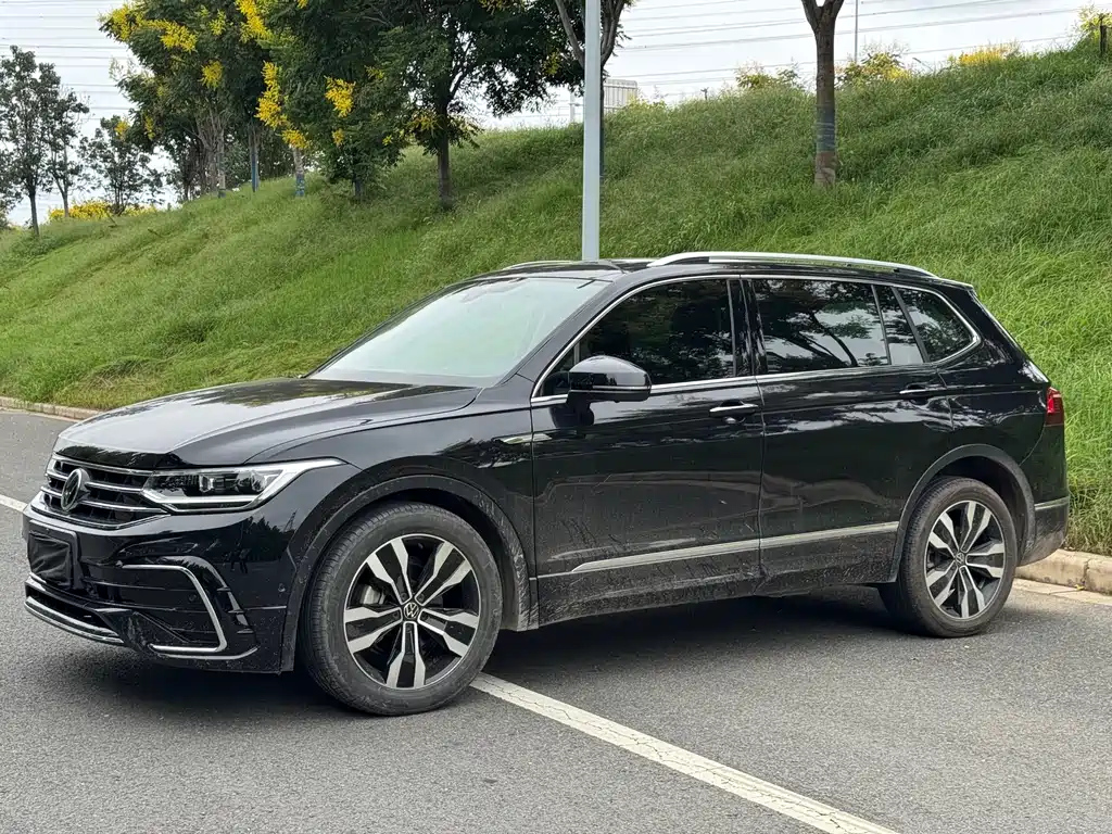 VOLKSWAGEN TIGUAN L 2023