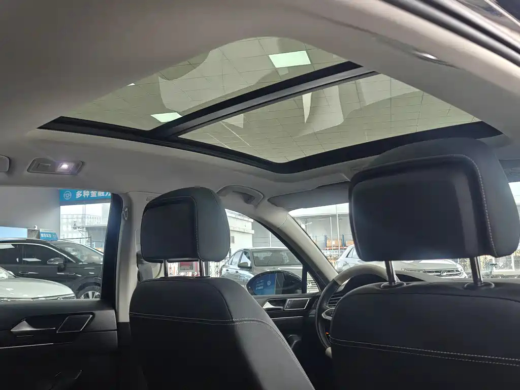 VOLKSWAGEN MAGOTAN 2022