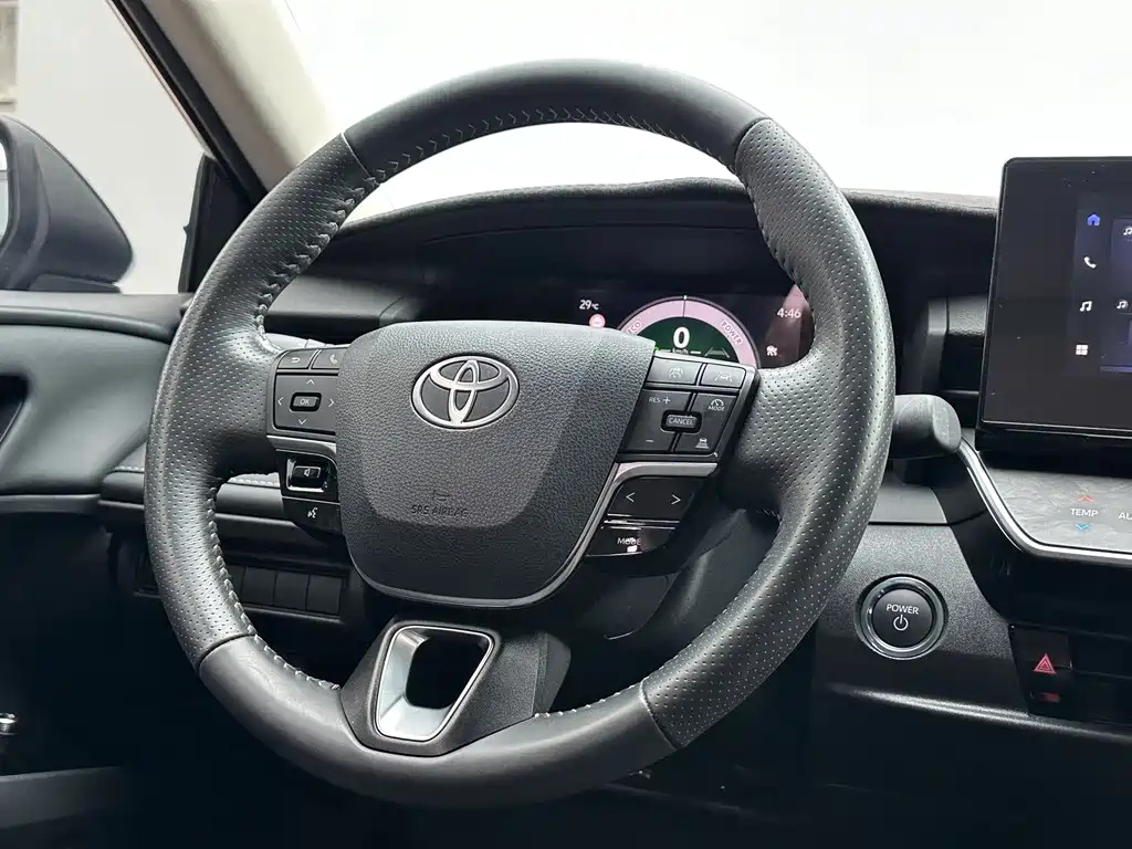 TOYOTA CAMRY 2024