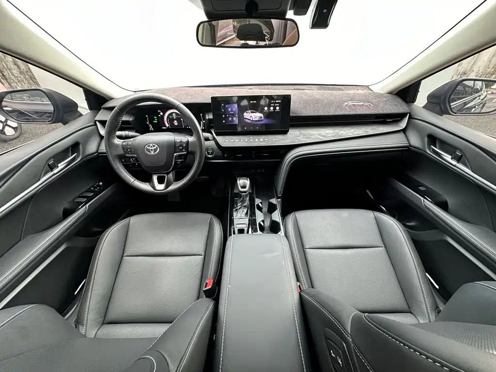 TOYOTA CAMRY 2024