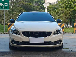 VOLVO V60 2015