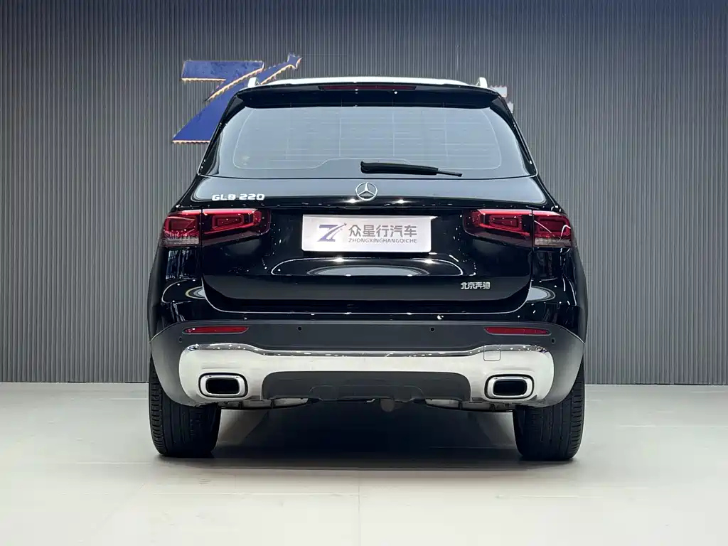 MERCEDES BENZ GLB 2023