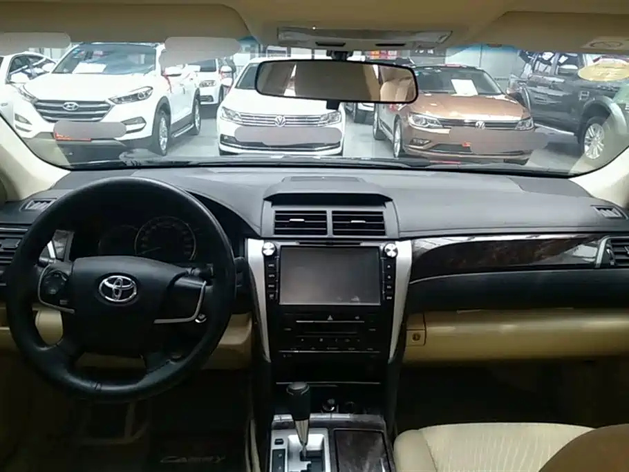 TOYOTA CAMRY 2015