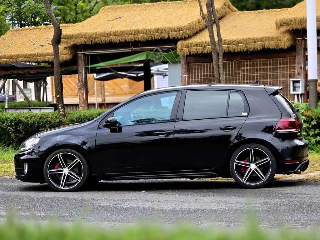 VOLKSWAGEN GOLF GTI 2012