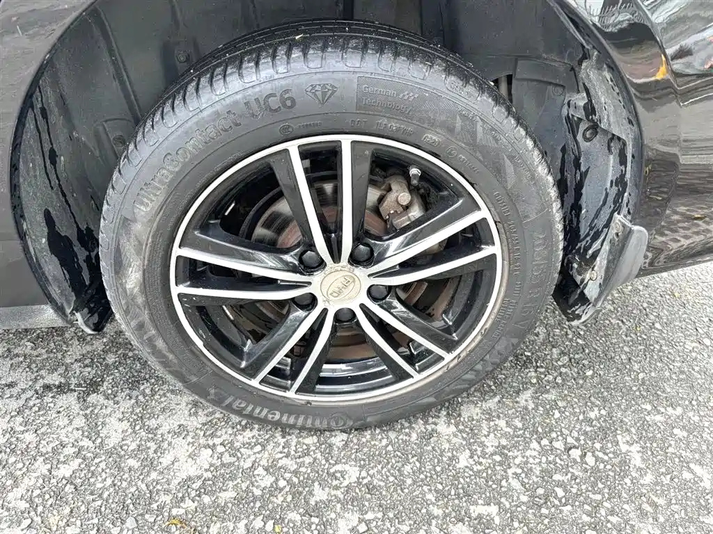 BYD SURUI 2015