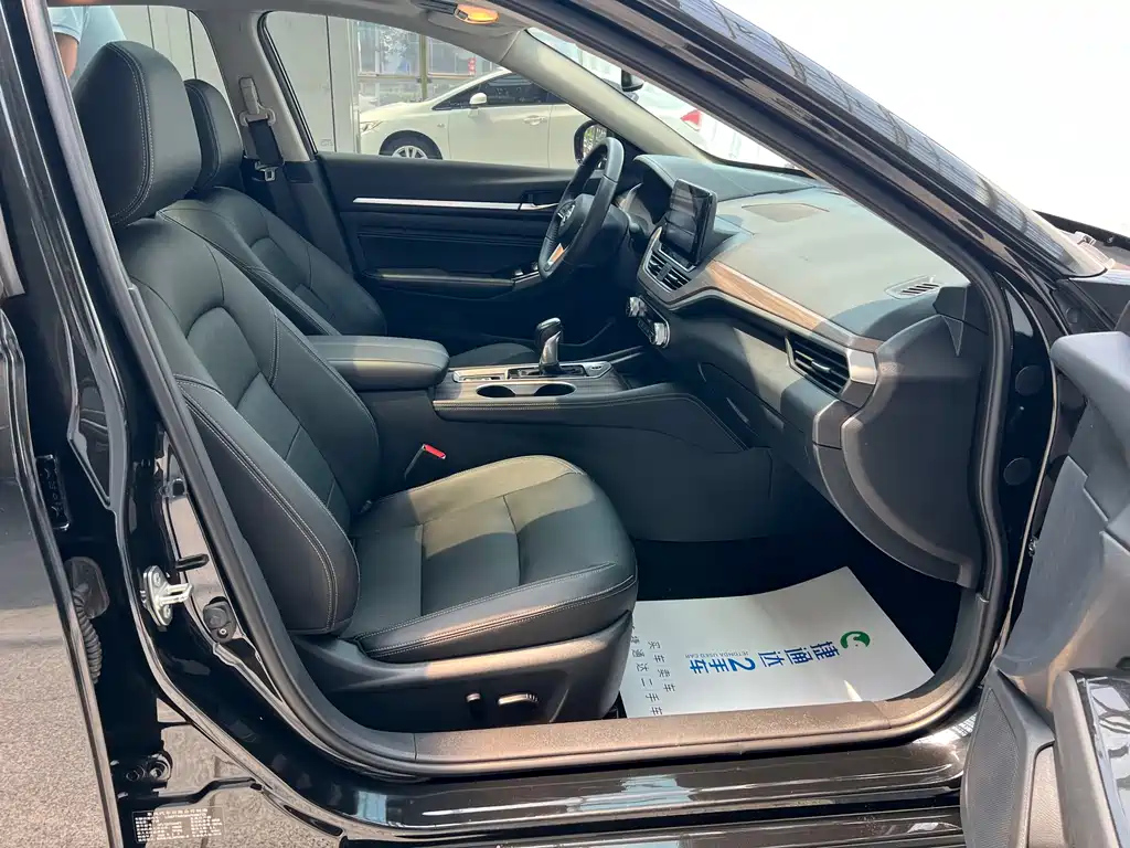 NISSAN TEANA 2022