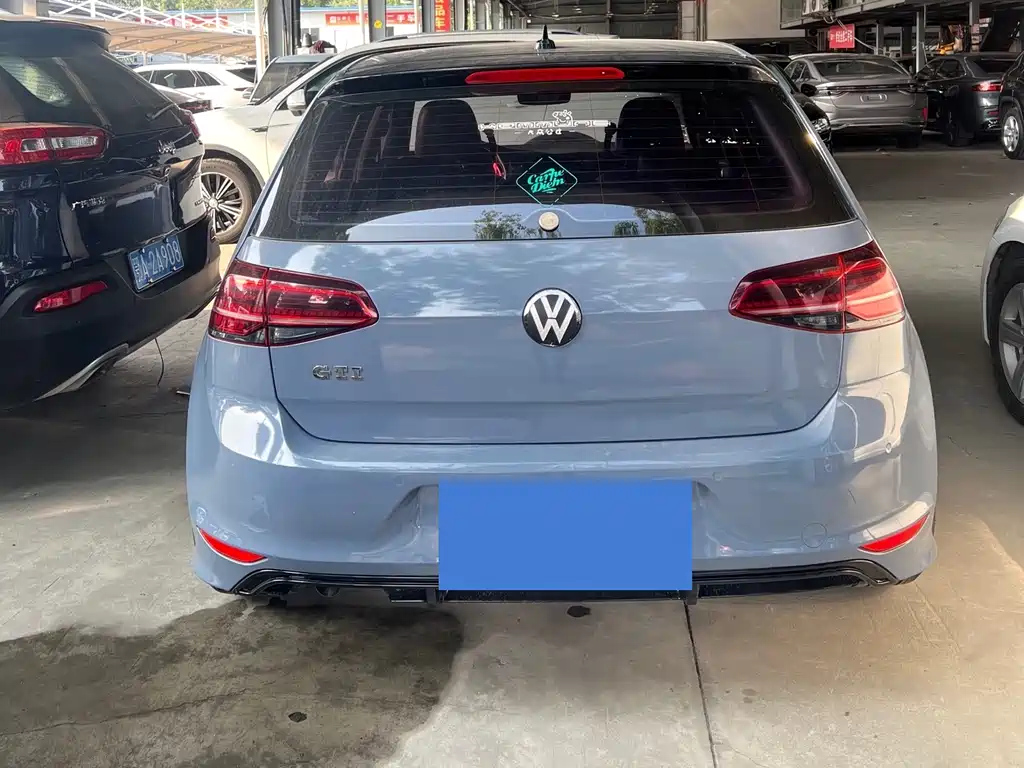 VOLKSWAGEN GOLF 2017
