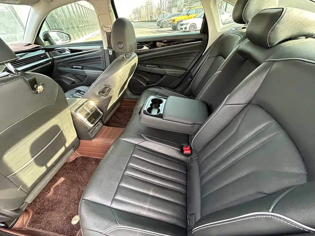 VOLKSWAGEN PASSAT 2022