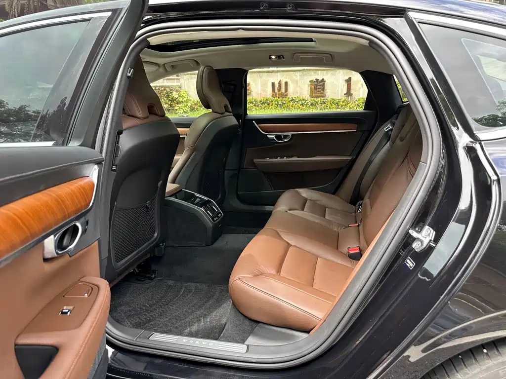 VOLVO S90 2020