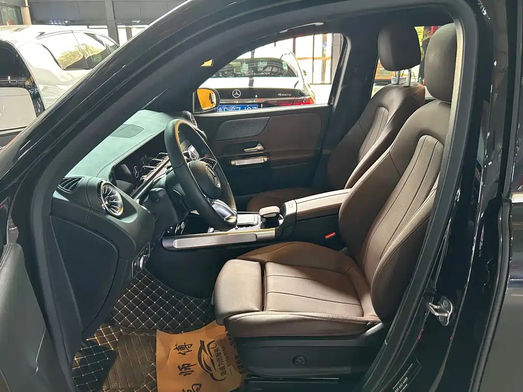 MERCEDES BENZ GLB 2024