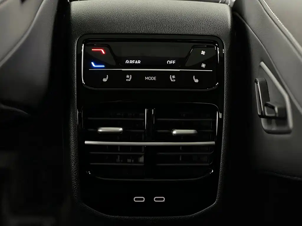 VOLKSWAGEN MAGOTAN 2025