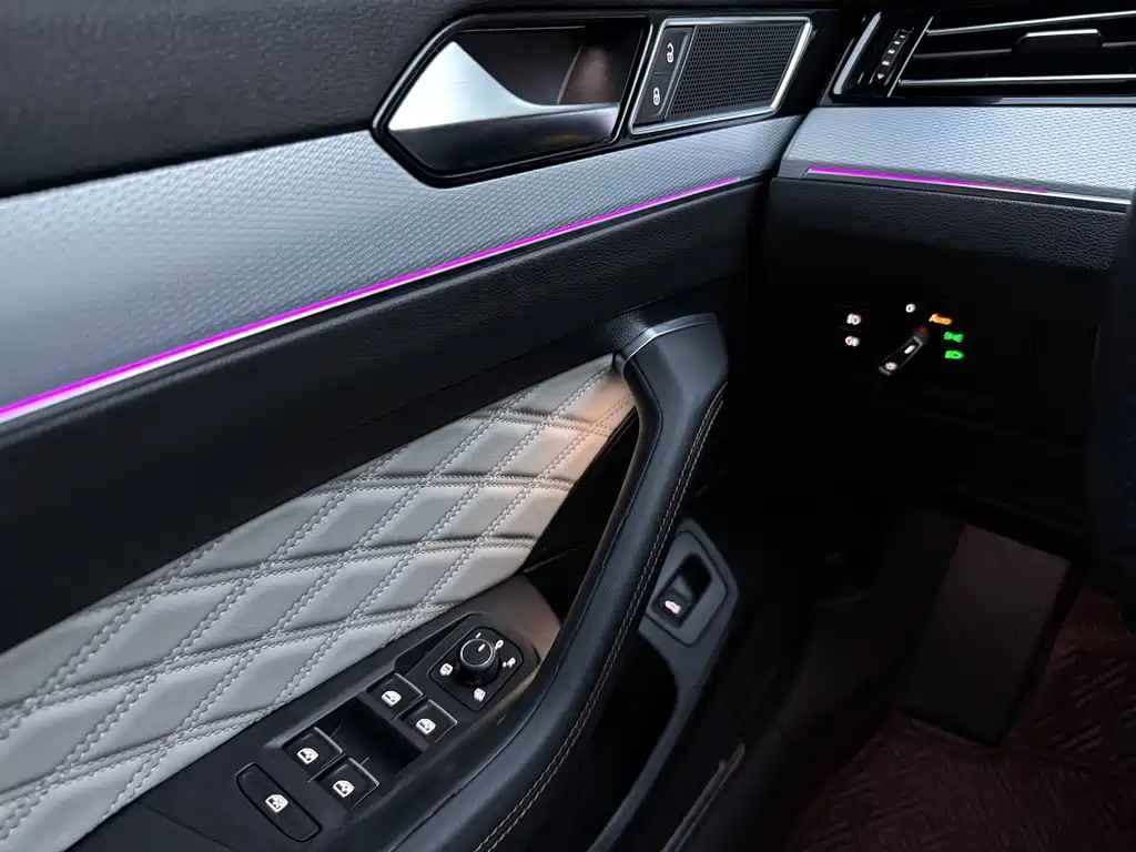 VOLKSWAGEN MAGOTAN 2023