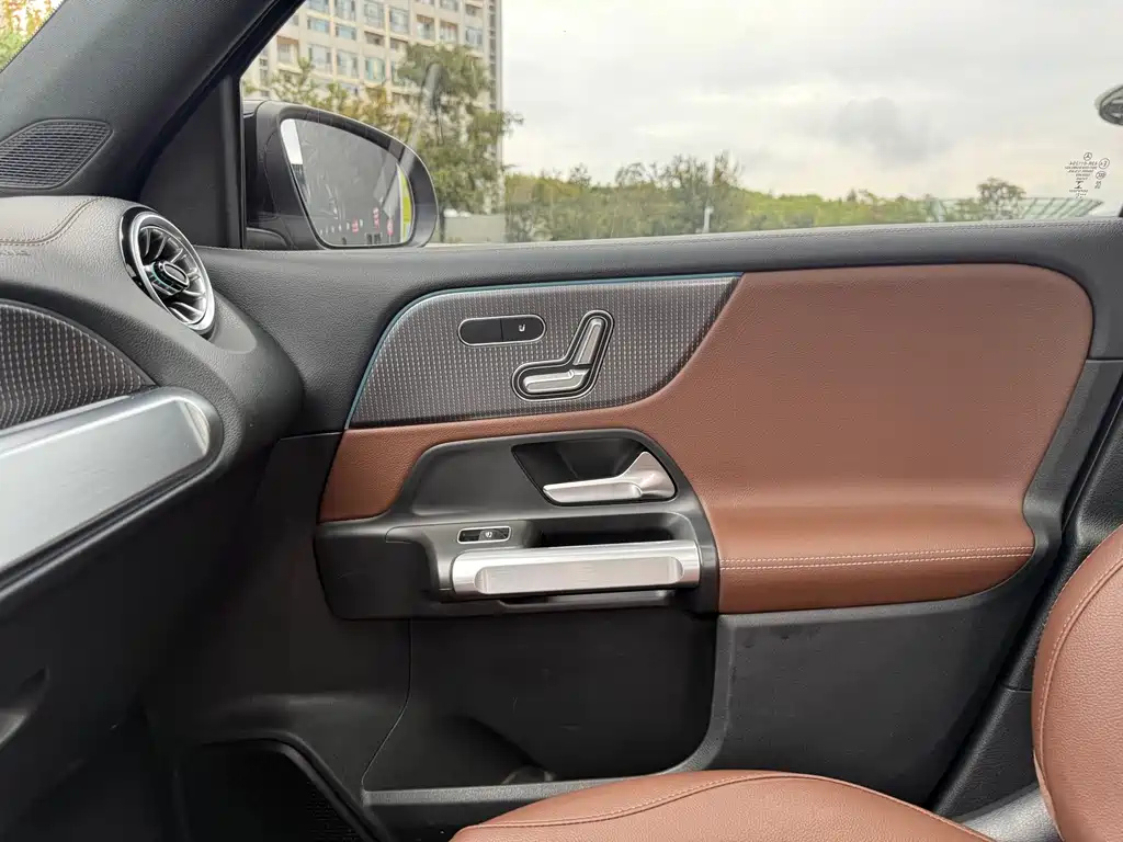 MERCEDES BENZ GLB 2021