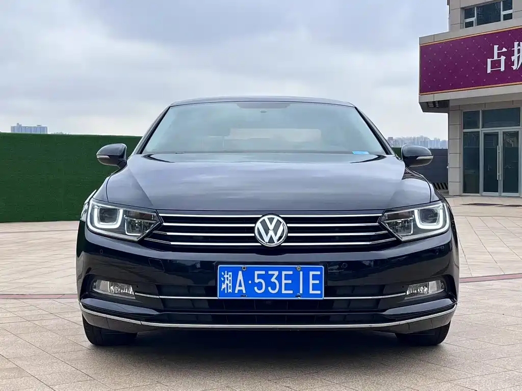 VOLKSWAGEN MAGOTAN 2018