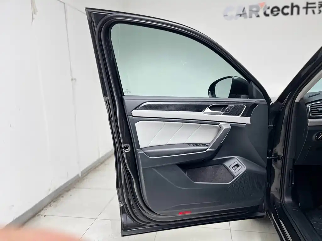 VOLKSWAGEN TAYRON 2025