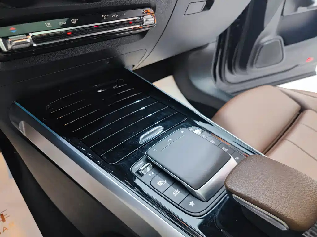 MERCEDES BENZ GLB 2021