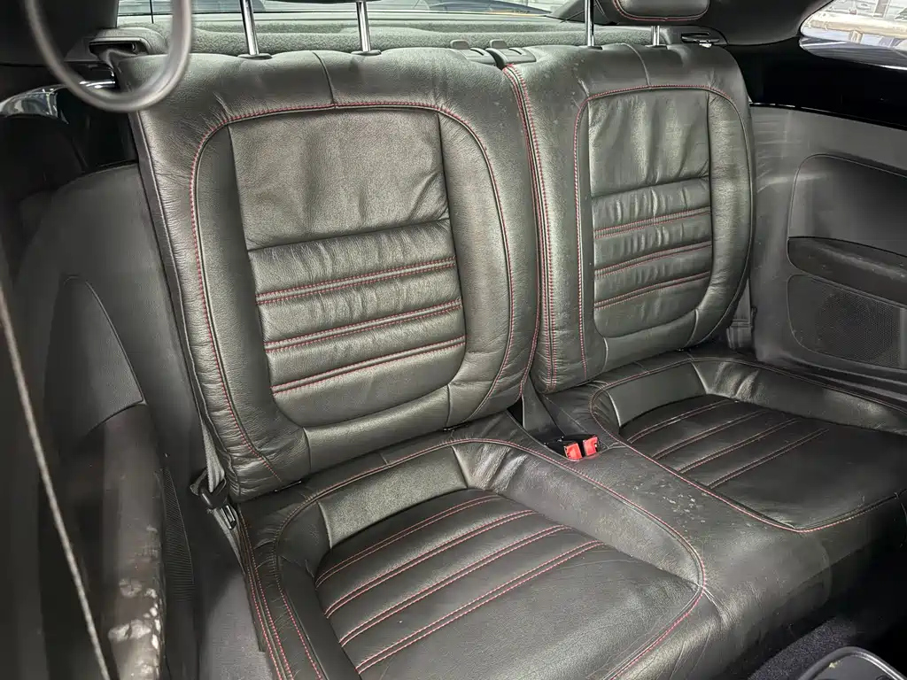 VOLKSWAGEN BEETLE 2014