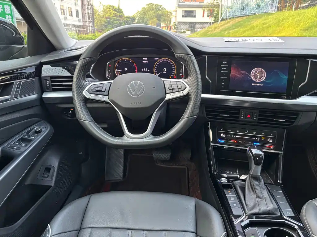 VOLKSWAGEN PASSAT 2022