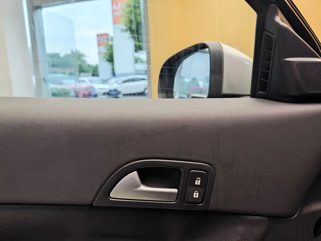 VOLVO C30 2011