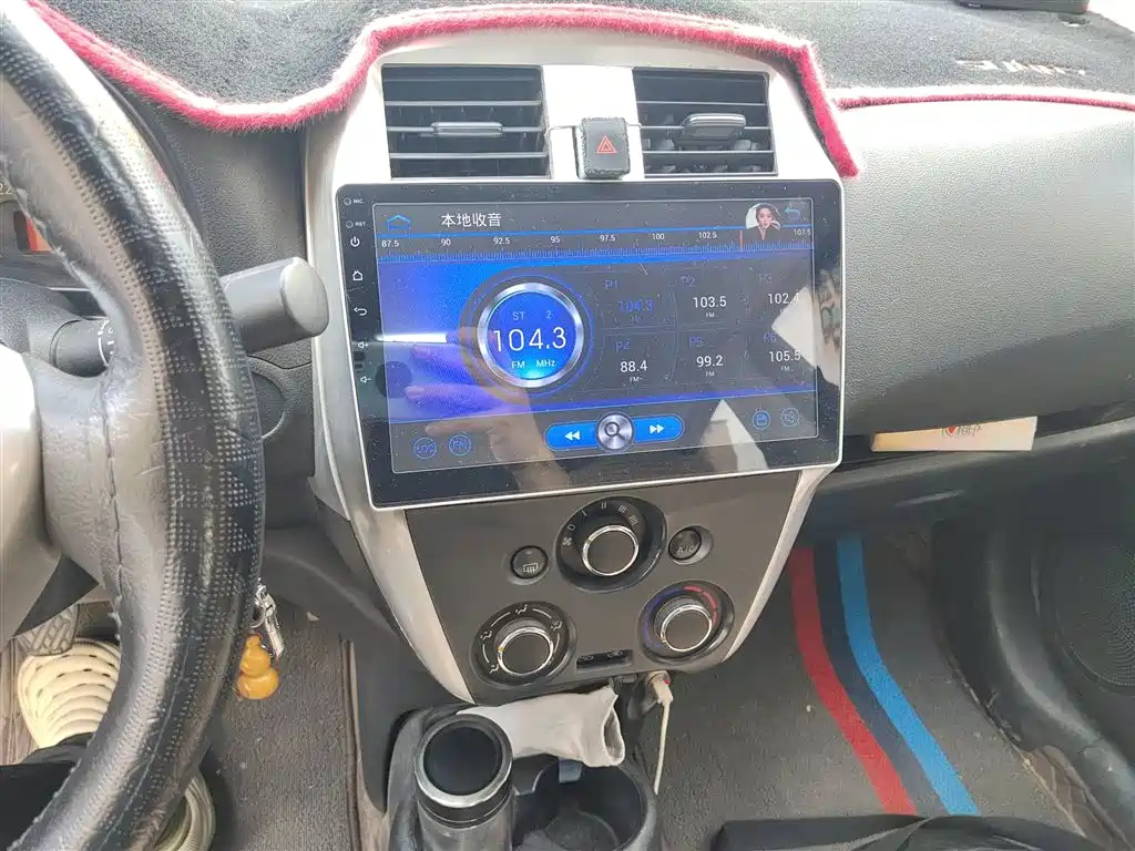 NISSAN SUNNY 2015