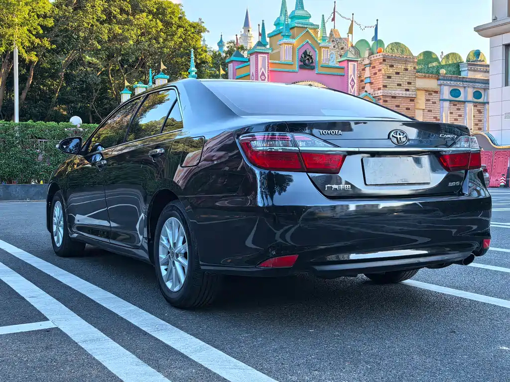 TOYOTA CAMRY 2016