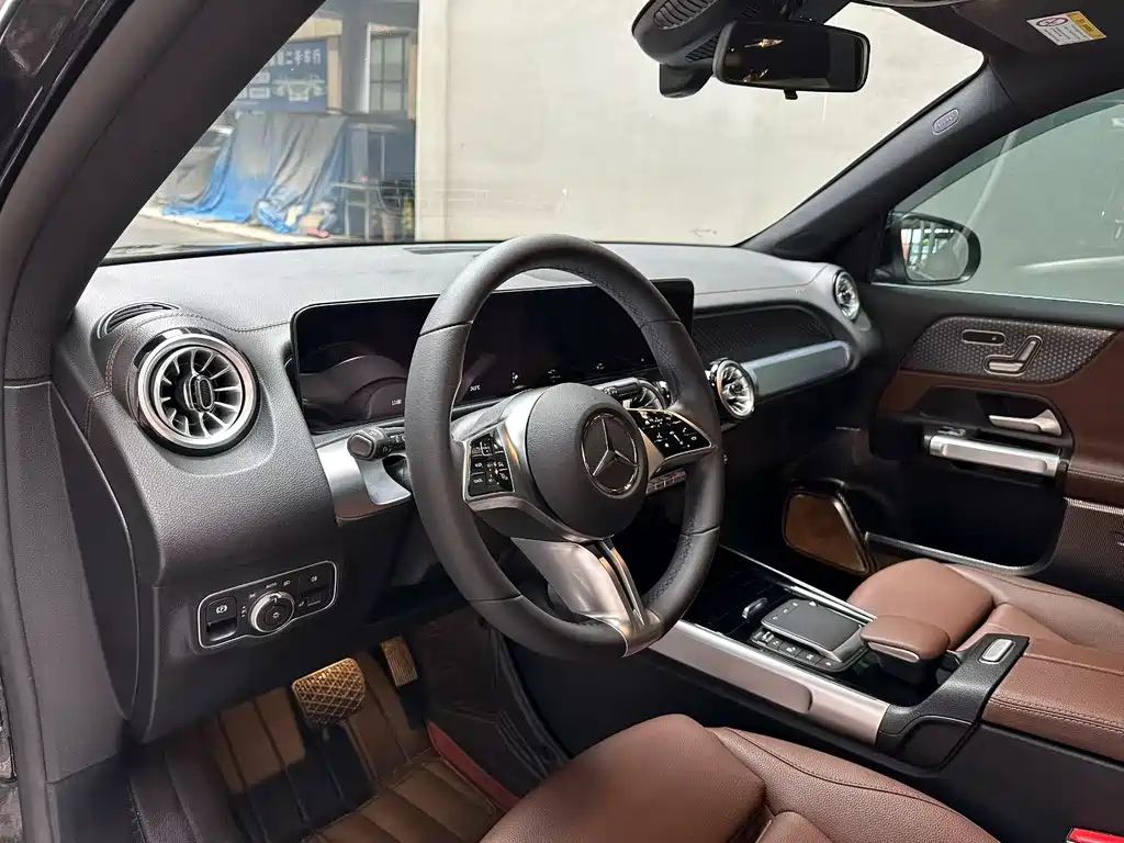 MERCEDES BENZ GLB 2024