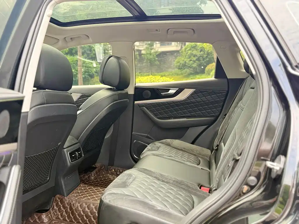 HONGQI HS5 2021