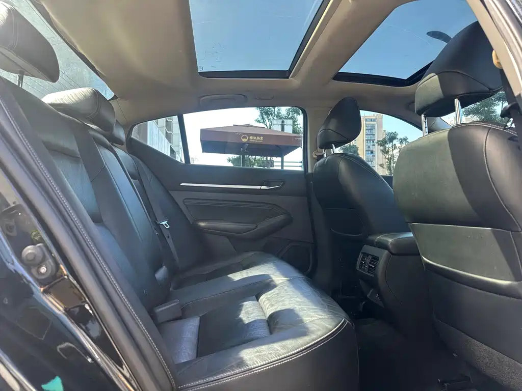 NISSAN TEANA 2019