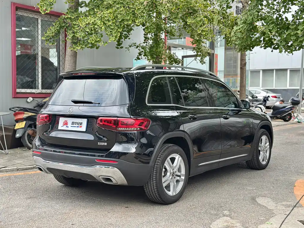 MERCEDES BENZ GLB 2023