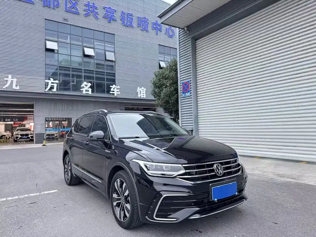 VOLKSWAGEN TIGUAN L 2023
