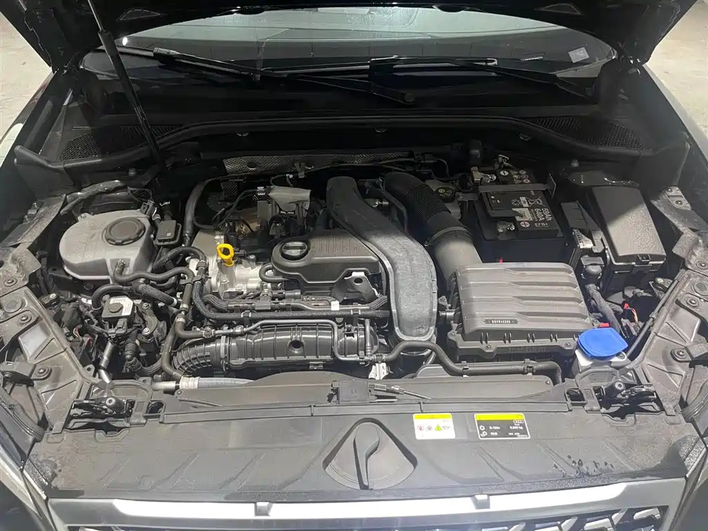 AUDI Q2L 2025