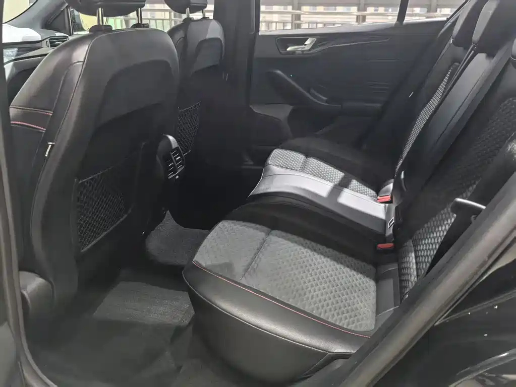 FORD FOCUS 2019