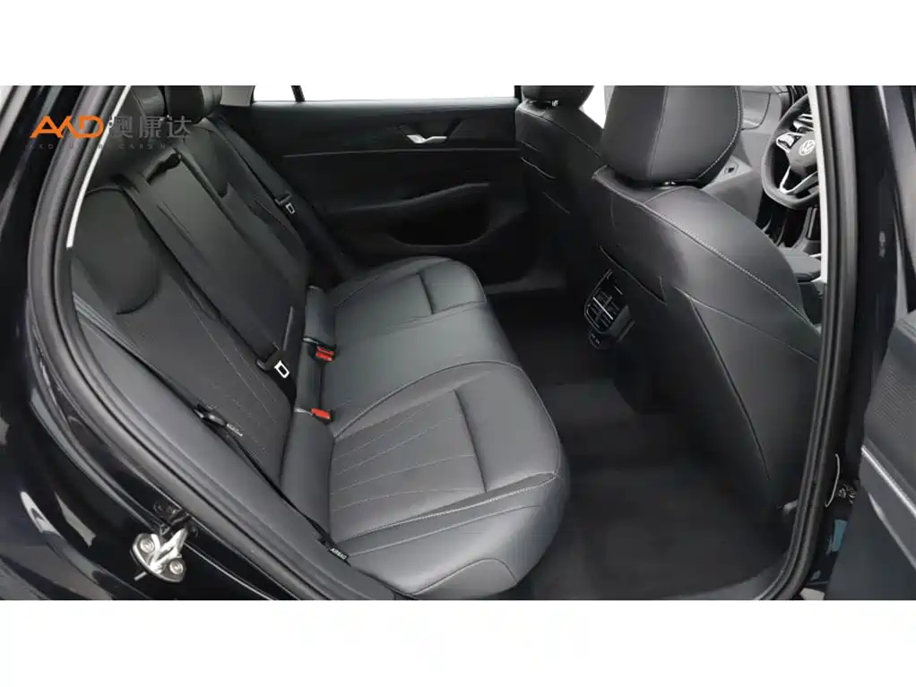 VOLKSWAGEN PASSAT 2025