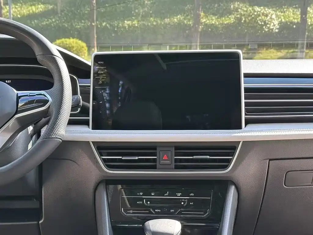 VOLKSWAGEN TIGUAN L 2022