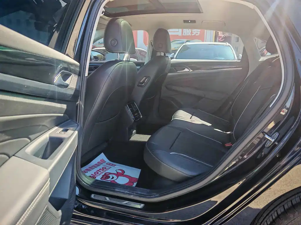 VOLKSWAGEN PASSAT 2022