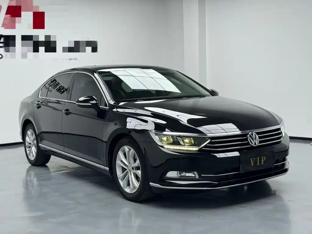 VOLKSWAGEN MAGOTAN 2016