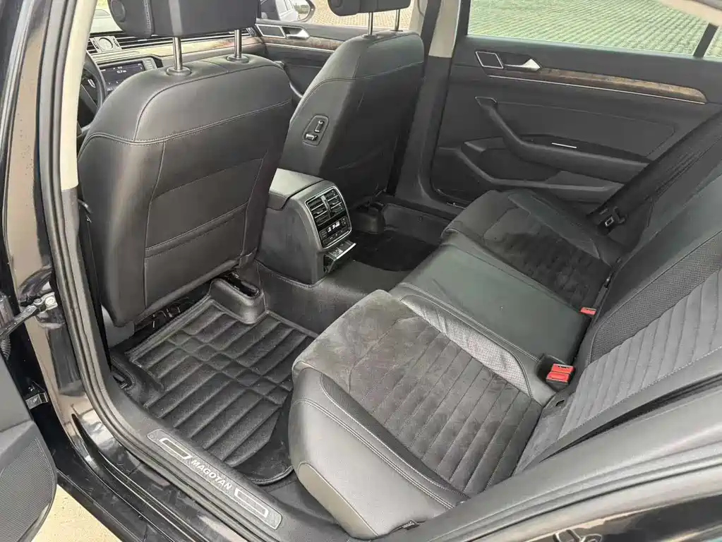 VOLKSWAGEN MAGOTAN 2016